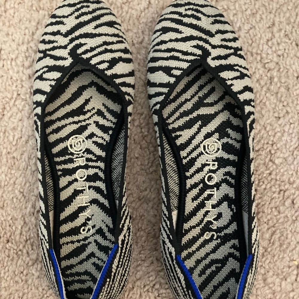 Rothys Flat black zebra 6.5